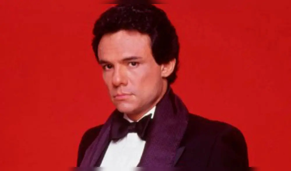 El "Príncipe de la canción" está siendo homenajeado en la ciudad de Miami antes de partir a México. El "Príncipe de la canción" está siendo homenajeado en la ciudad de Miami antes de partir a México.