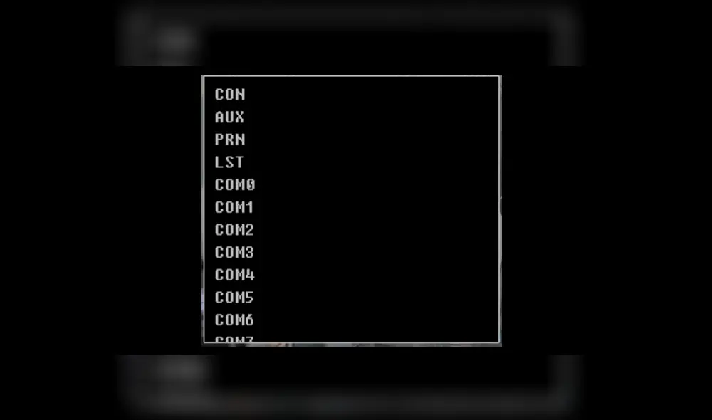 Windows tiene reservados ciertos nombres desde sus primeras versiones hace más de 30 años. Imagen: YouTube/Tom Scott.