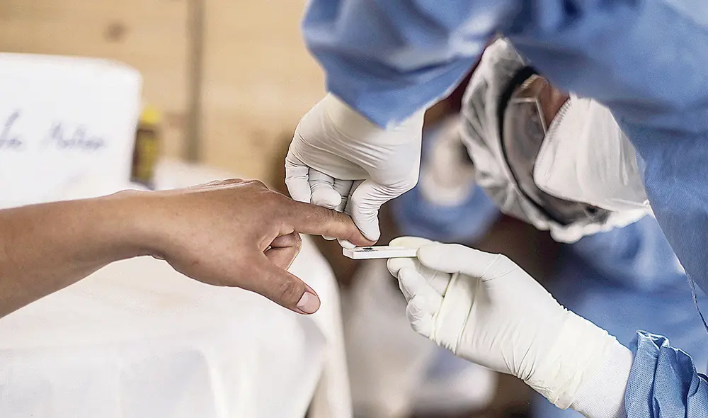 Polémica. Pruebas serológicas detectan anticuerpos que se generan después de 7 días de infección. Expertos piden no usarlas. Foto: Aldair Mejía/La República Polémica. Pruebas serológicas detectan anticuerpos que se generan después de 7 días de infección. Expertos piden no usarlas. Foto: Aldair Mejía/La República