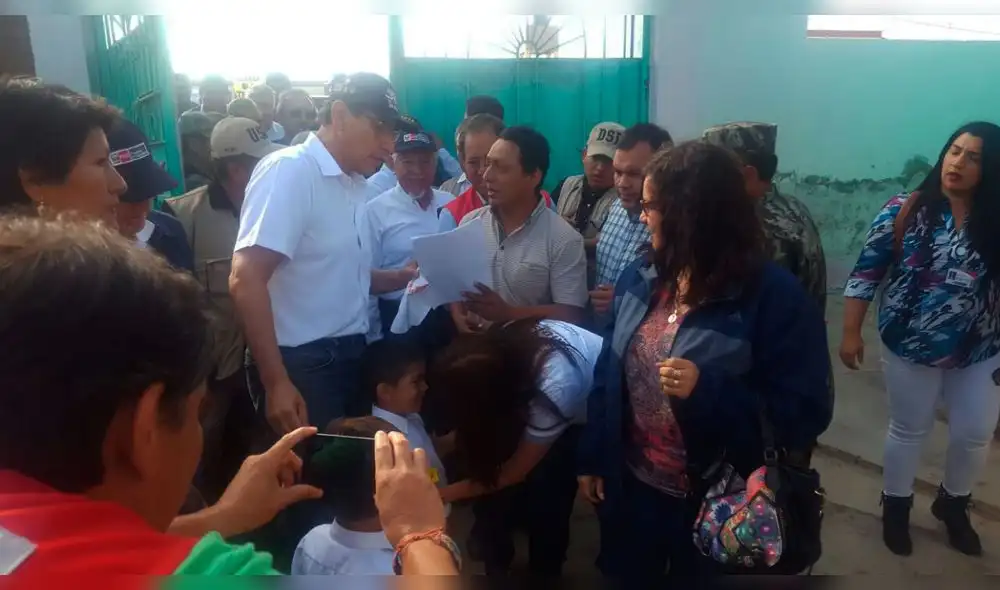 Presidente Martín Vizcarra llegó a Lambayeque en medio de protestas [VIDEO]