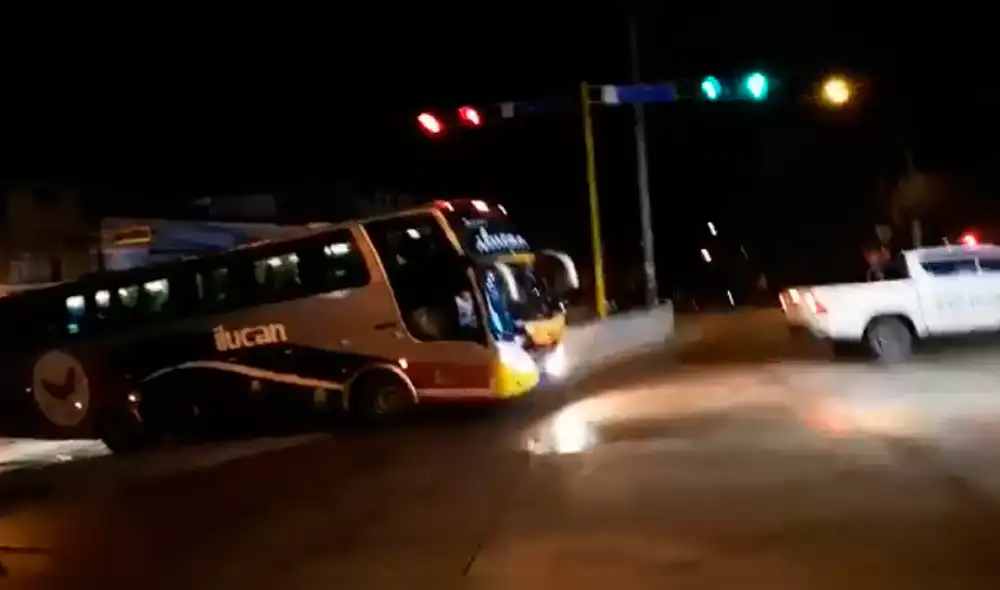 Unidad fue escoltada por patrullero policial hasta agencia. Unidad fue escoltada por patrullero policial hasta agencia.