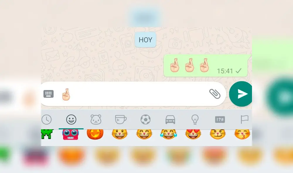El emoji de los dedos cruzados de WhatsApp se utiliza como un gesto que indica suerte.