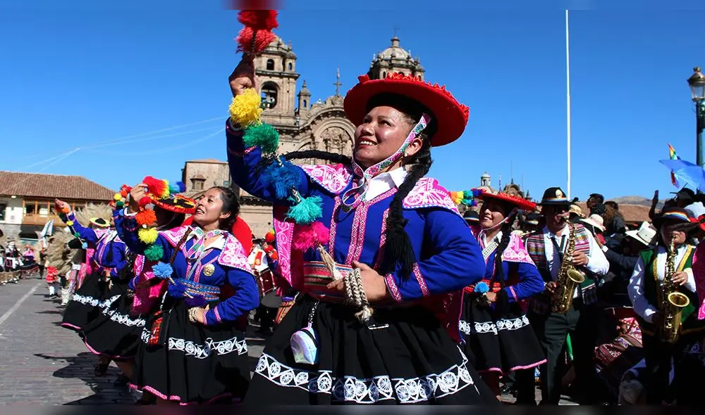 Día jubilar. Autoridades se encargaron de dirigir sus instituciones interpretando danzas típicas de la región. Más de 200 delegaciones participaron en saludo a Cusco. Día jubilar. Autoridades se encargaron de dirigir sus instituciones interpretando danzas típicas de la región. Más de 200 delegaciones participaron en saludo a Cusco.