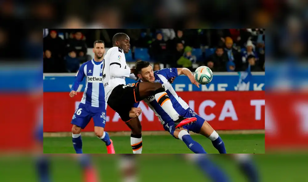 Deportivo Alavés emitió un comunicado e su cuenta de Twitter explicando lo sucedido. Foto: EFE. Deportivo Alavés emitió un comunicado e su cuenta de Twitter explicando lo sucedido. Foto: EFE.