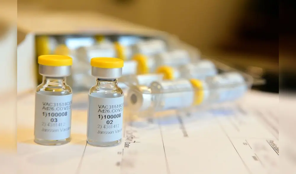 Janssen presentará los resultados preliminares del estudio en enero. La empresa espera producir mil millones de vacunas durante el primer año. Foto: Difusión.