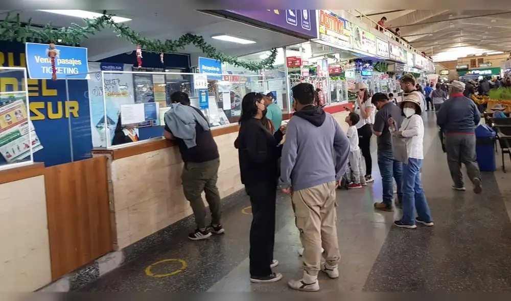 Arequipa. Pasajes para viajes interprovinciales subieron de precio desde hace varios días. Foto: Wilder Pari/URPI