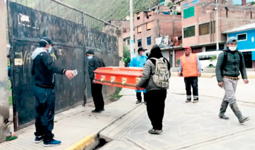 Tragedia. Los intoxicados fallecieron durante la semana. Otros ocho siguen hospitalizados y podrían quedar ciegos. Tragedia. Los intoxicados fallecieron durante la semana. Otros ocho siguen hospitalizados y podrían quedar ciegos.