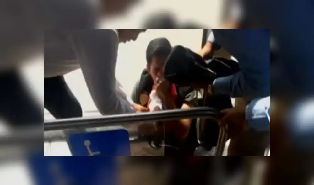 Policía intenta capturar a delincuente, pero familiares lo ayudan a escapar [VIDEO]