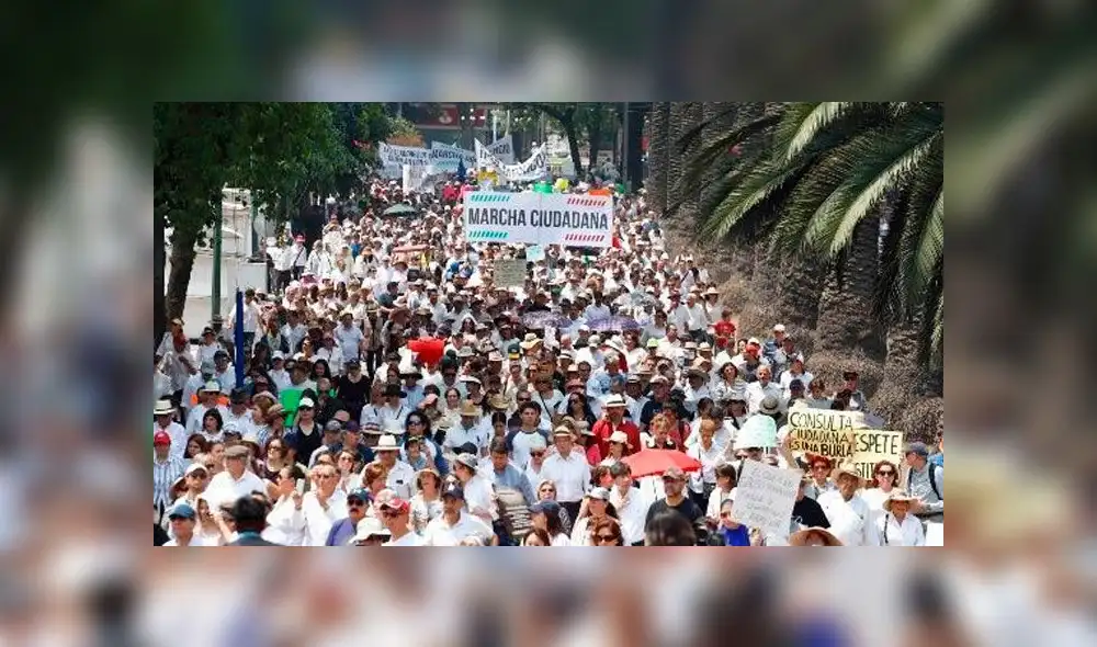Multitudinaria marcha en México contra primeros 5 meses de gobierno de AMLO [FOTOS]