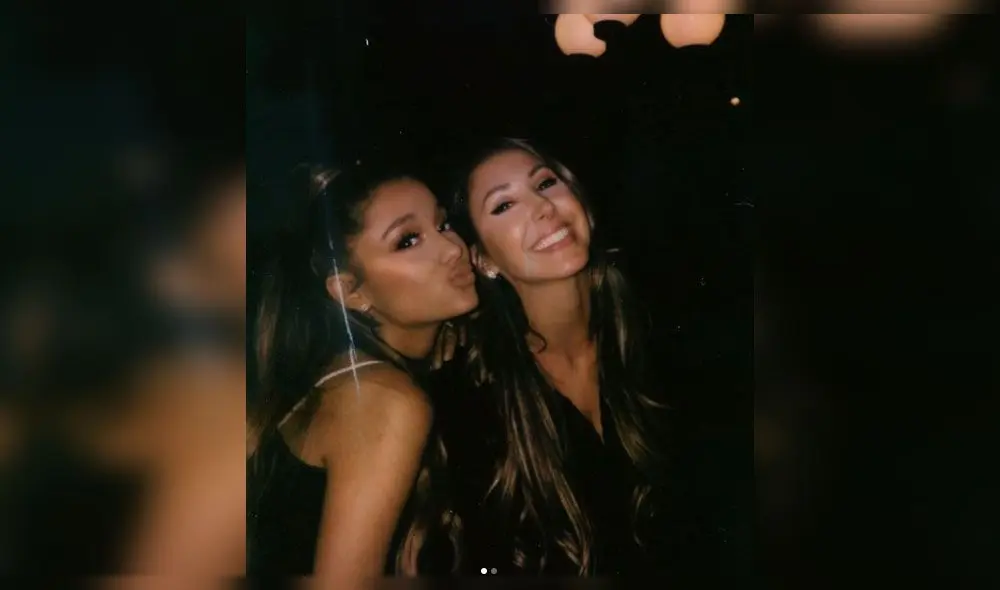 Ariana Grande besa en la boca a mujer y fans enloquecen con escena [FOTOS]
