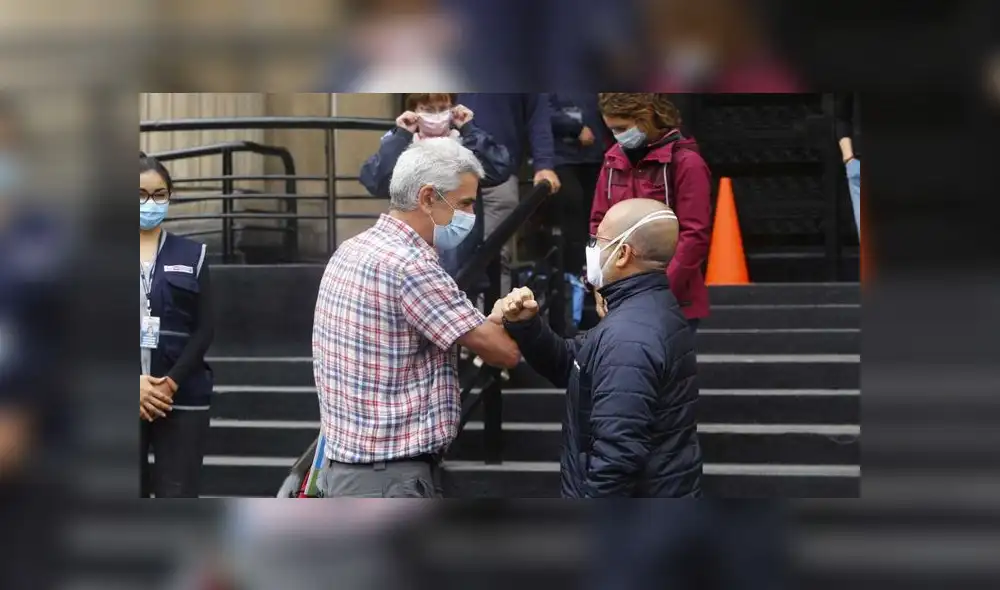 Víctor Zamora junto a médicos españoles. Créditos: Félix Moreno / La República. Víctor Zamora junto a médicos españoles. Créditos: Félix Moreno / La República.