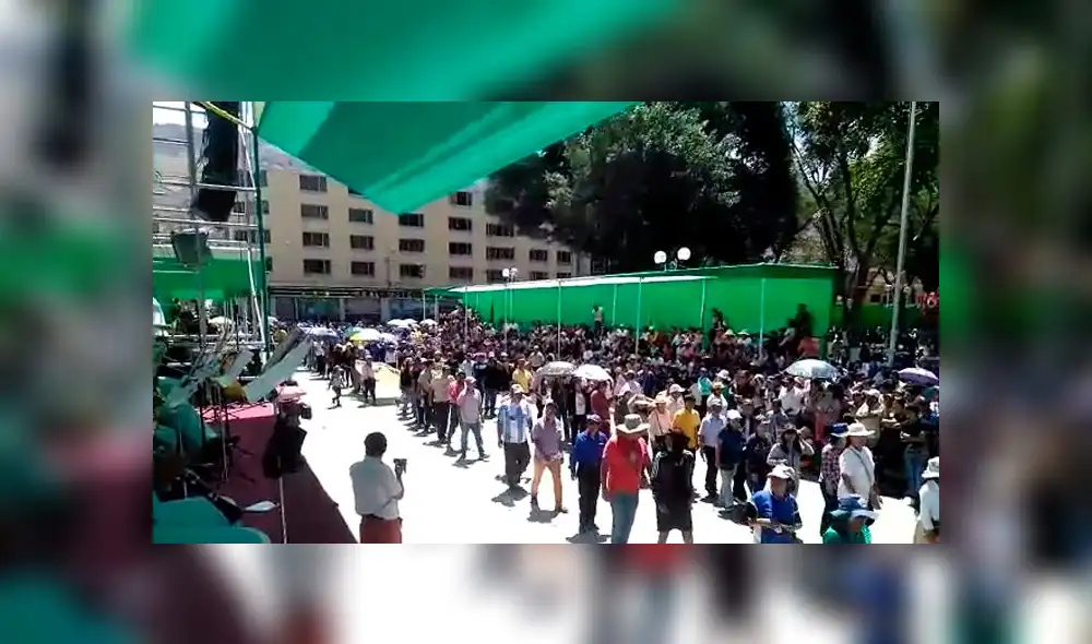 Docentes interrumpen celebraciones por aniversario de Huánuco 