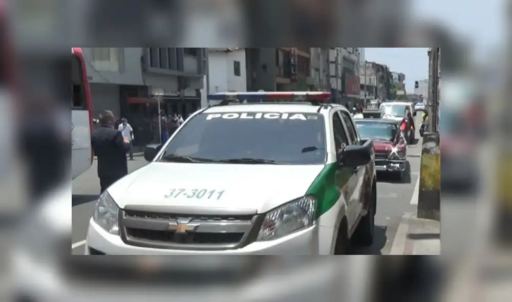Colombia: Pasean carroza fúnebre para generar conciencia sobre el coronavirus [FOTOS]