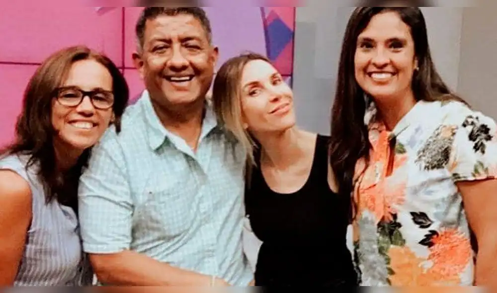 Juliana Oxenford compartió unos recuerdos con su equipo de trabajo de ATV Noticias. Foto: Instagram Juliana Oxenford compartió unos recuerdos con su equipo de trabajo de ATV Noticias. Foto: Instagram