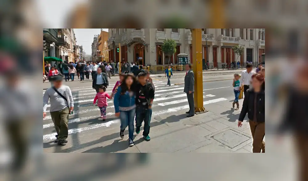 Google Maps: pareja fue pillada en íntimo momento cuando caminaban por Jirón de la Unión [FOTOS] 