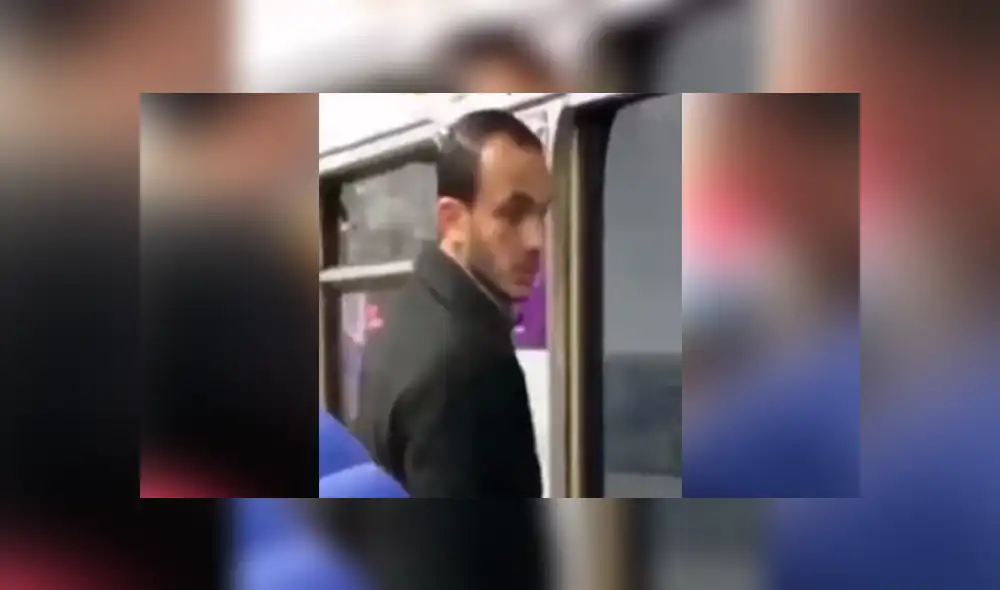 Un chico tuvo una ingeniosa idea para engañar a la gente y conseguir asiento en el transporte público.