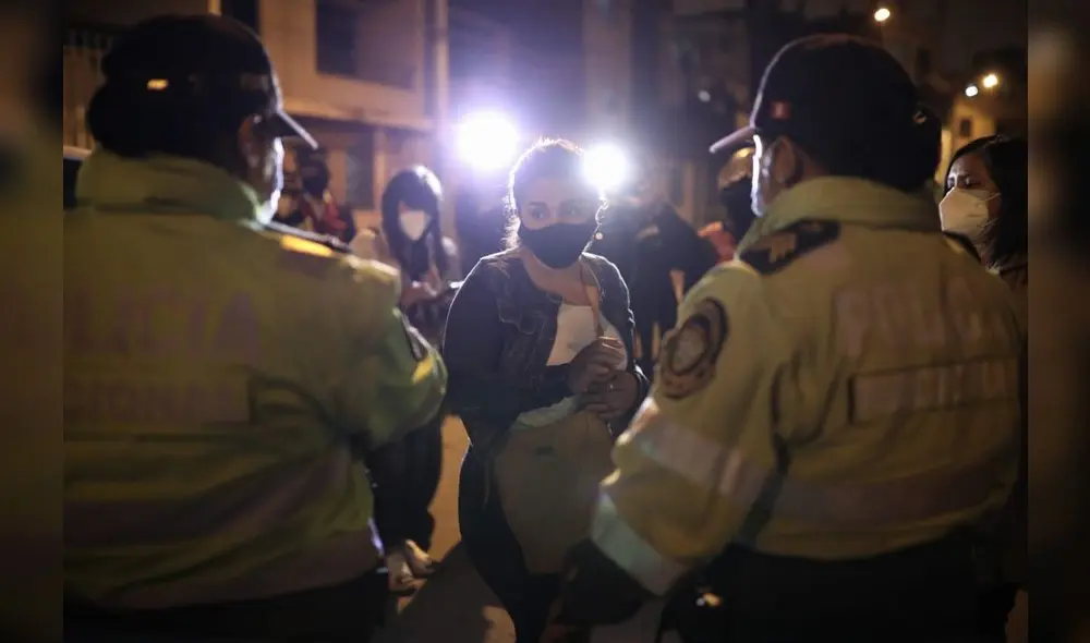 Intervienen cantina clandestina en SMP | Créditos: Aldair Mejia / La República Intervienen cantina clandestina en SMP | Créditos: Aldair Mejia / La República