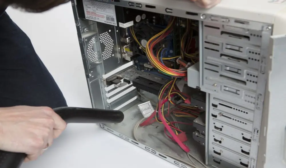 Ten presenta estas recomendaciones cuando lleves a reparar tu PC o laptop. Foto: El Popular