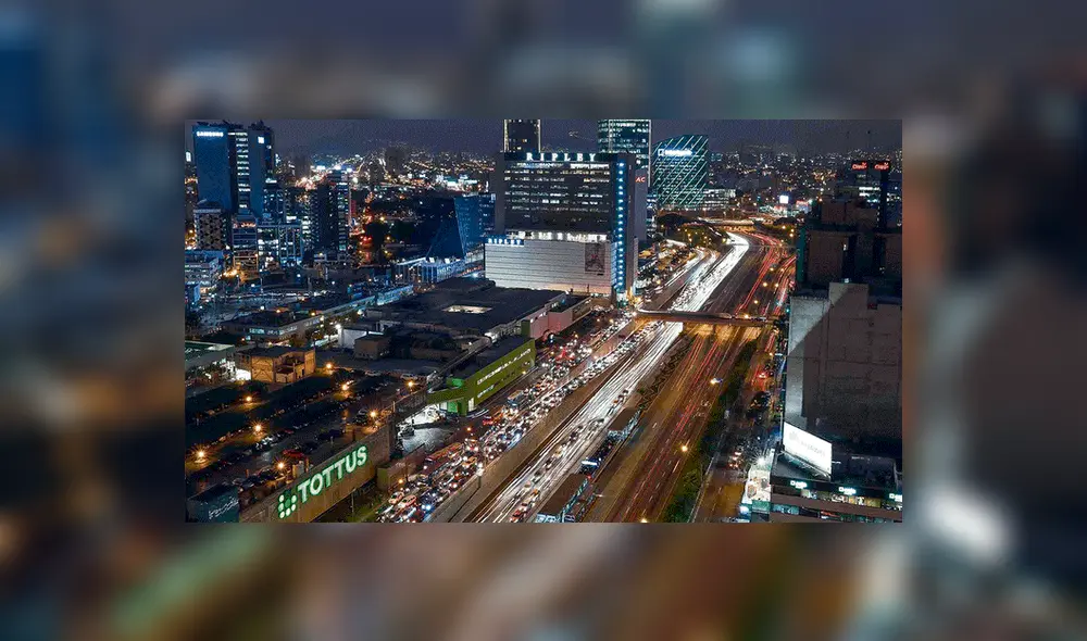 Economía peruana habría caído 33% en abril, según sondeo de Reuters Economía peruana habría caído 33% en abril, según sondeo de Reuters