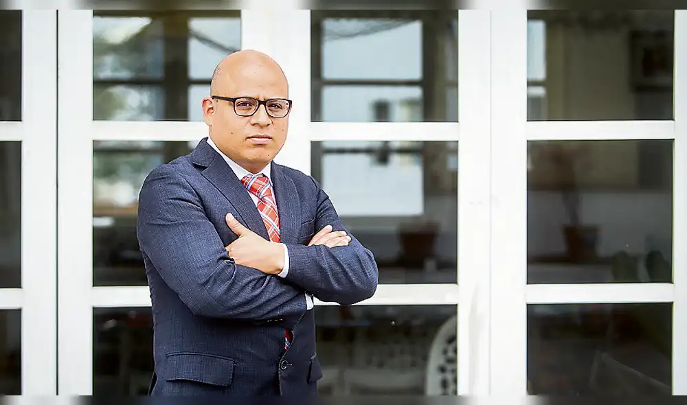 José Carlos Requena: “Priva al país de una clase política profesionalizada en el ámbito parlamentario”