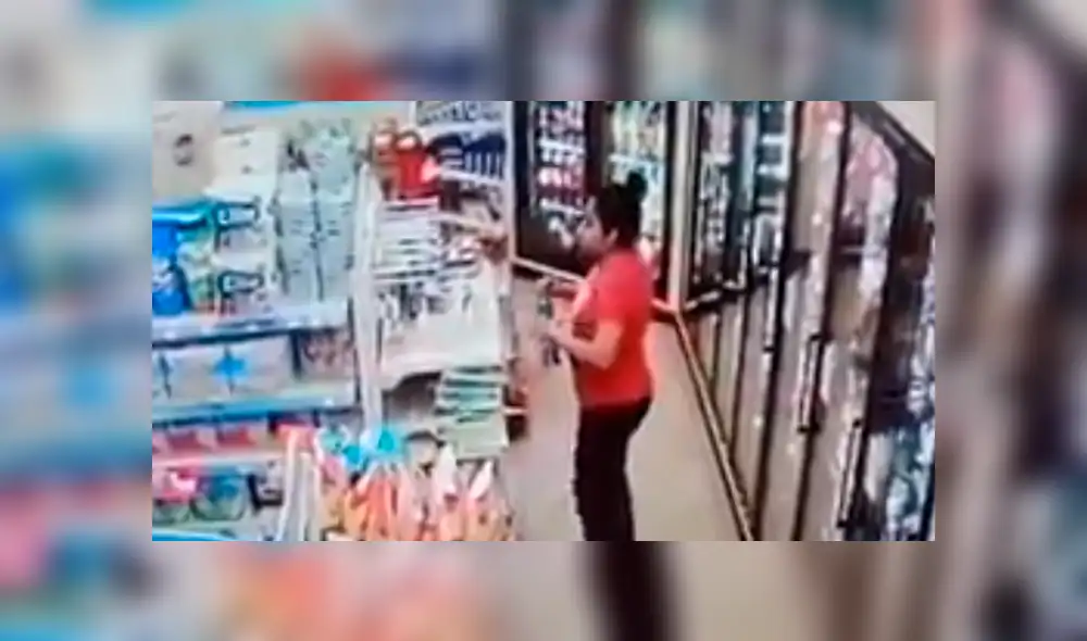 Facebook Viral: mujer es captada untándose líquido limpiador en su zona íntima para robar en tienda 
