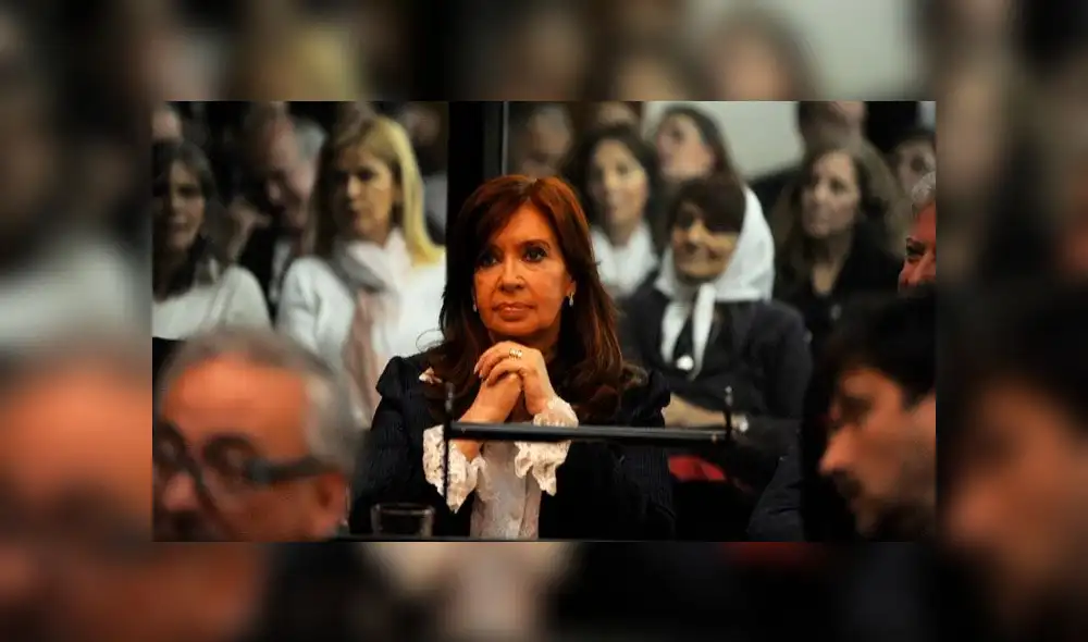 Cristina Kirchner comparece ante la Justicia de Argentina y denuncia "cortina de humo"