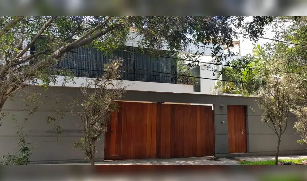 Exteriores de la casa de Luis Castañeda, en Surco. Foto: Verónica Calderón / La República.