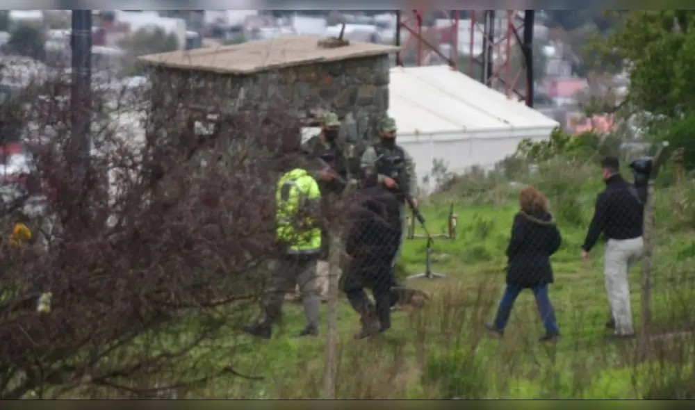 La Policía local investiga si el triple asesinato tiene relación con un intento de robo que sufrió el lugar el pasado 15 de mayo. (Foto: El País)