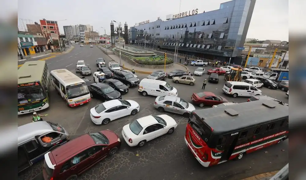 Desde este martes se les quitará el brevete a conductores que no cuenten con autorización durante Estado de Emergencia. Foto: Jorge Cerdán Desde este martes se les quitará el brevete a conductores que no cuenten con autorización durante Estado de Emergencia. Foto: Jorge Cerdán