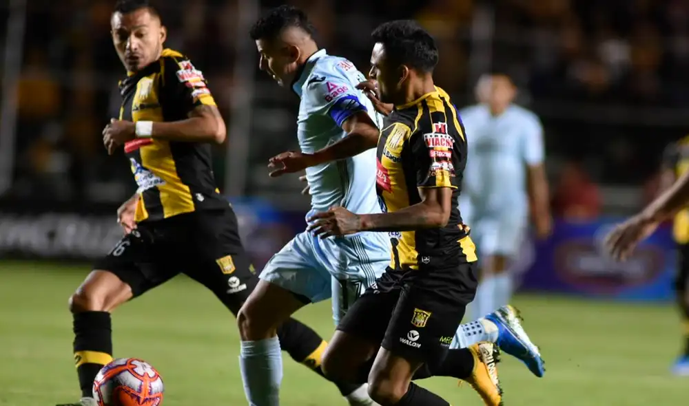 Sigue aquí EN VIVO ONLINE el Bolívar vs. The Strongest por la jornada 23 de la Liga Boliviana 2019. | Foto: @Opinion_Bolivia