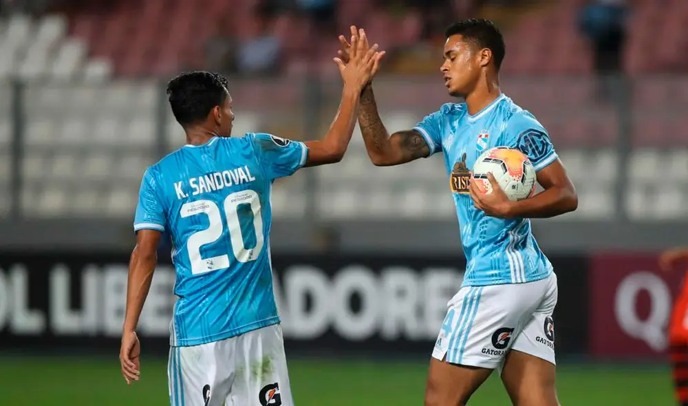 Olivares marcó el gol de la victoria de Cristal de penal. Foto: Movistar deportes Olivares marcó el gol de la victoria de Cristal de penal. Foto: Movistar deportes