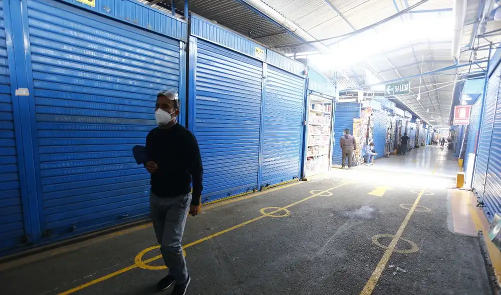 Feria del Libro 'Amazonas' luce prácticamente vacía en su primera etapa de reactivación. Foto: Flavio Matos / La República Feria del Libro 'Amazonas' luce prácticamente vacía en su primera etapa de reactivación. Foto: Flavio Matos / La República