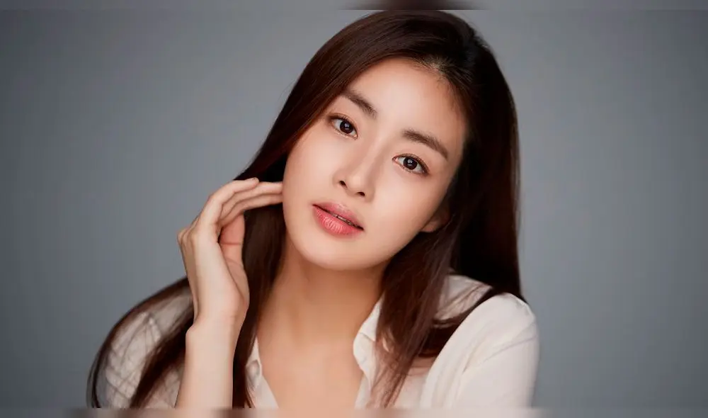 Kang So-ra es una actriz surcoreana. Aparece en el puesto 80 de "100 Most Beautiful Faces In Asia 2019".