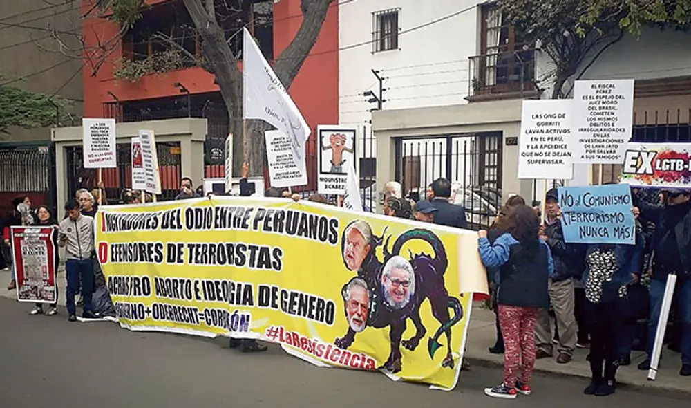 Olas de odio. La organización fujimorista acusa de terroristas a periodistas de IDL-Reporteros.