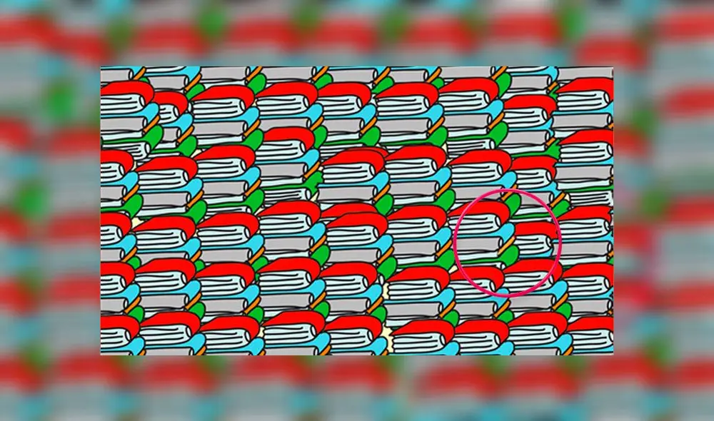 Desliza las imágenes para ver el lugar exacto en el que se encuentra este lápiz oculto entre libros. Facebook.