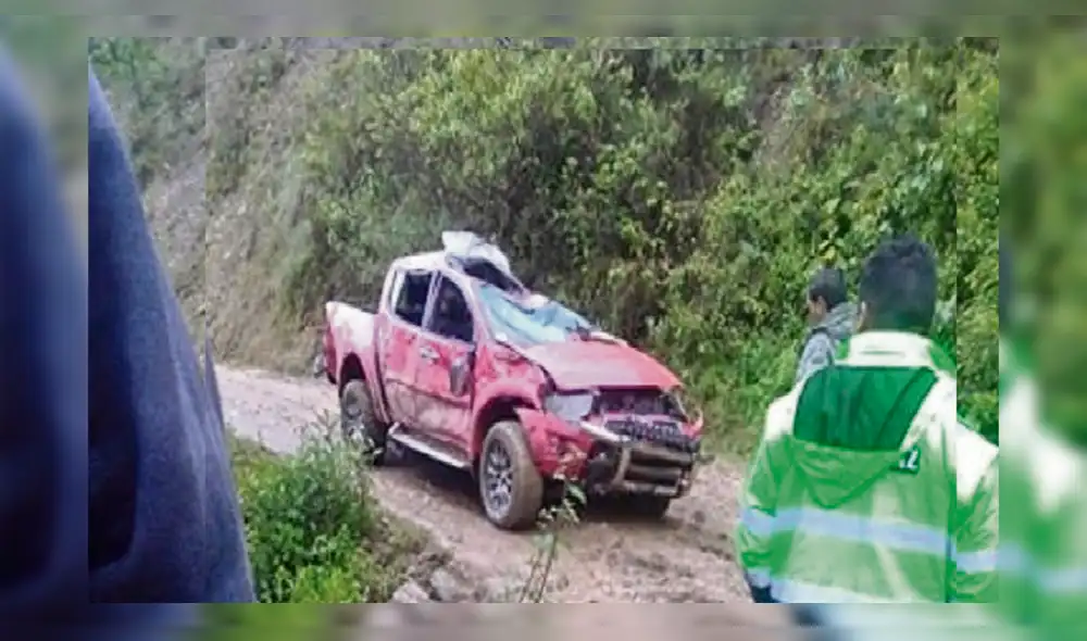 Accidente. Camioneta en la que viajaba alcalde se volcó en el sector Tactabamba. Accidente. Camioneta en la que viajaba alcalde se volcó en el sector Tactabamba.