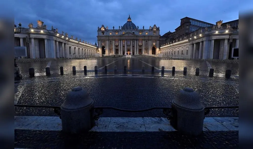 El papa insta al mundo a "remar juntos" contra la pandemia de coronavirus. Foto: EFE/AFP. El papa insta al mundo a "remar juntos" contra la pandemia de coronavirus. Foto: EFE/AFP.