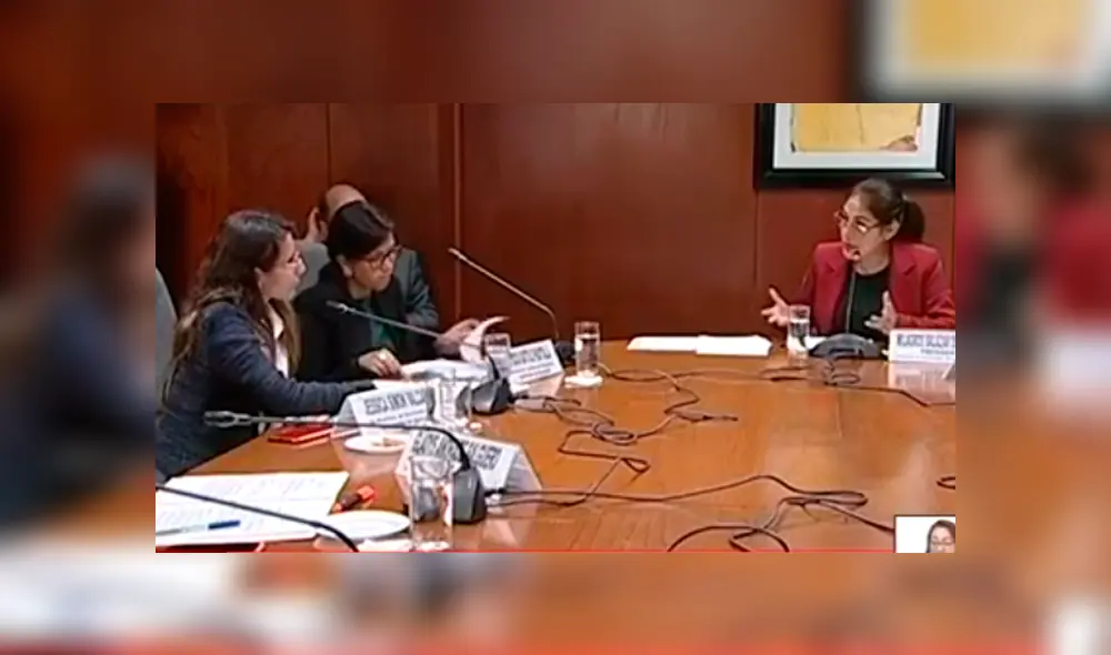 Ministra de Educación se pronuncia por maltrato de Salazar a docentes Ministra de Educación se pronuncia por maltrato de Salazar a docentes