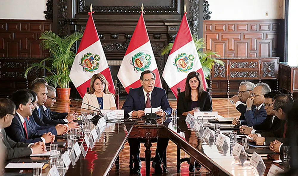 Invocación. Presidente llamó a dialogar a las fuerzas políticas en reunión con ministros y gobernadores regionales. (Foto: Antonio Melgarejo) Invocación. Presidente llamó a dialogar a las fuerzas políticas en reunión con ministros y gobernadores regionales. (Foto: Antonio Melgarejo)