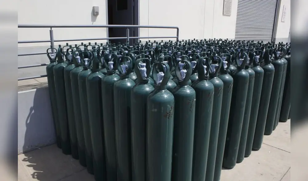 Entregan 70 balones de oxígeno a cinco provincias en La Libertad Entregan 70 balones de oxígeno a cinco provincias en La Libertad