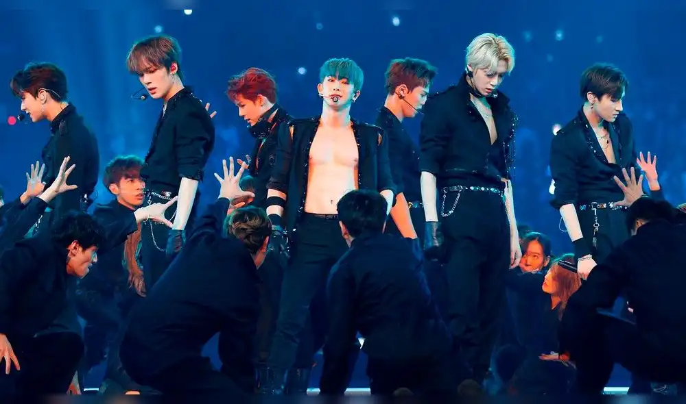 Aunque el cantante dejó el grupo hace cuatro meses, el grupo ha continuado con sus actividades y tiene planeado un tour. Aunque el cantante dejó el grupo hace cuatro meses, el grupo ha continuado con sus actividades y tiene planeado un tour.