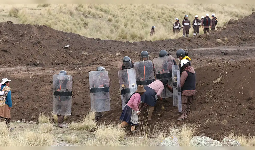 Campesinos de Espinar reclaman por maltratos  a empresas Glencore y Carlyle Group