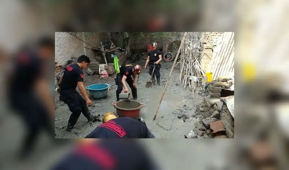 Agentes de la PNP apoyan a damnificados en pueblos jóvenes de Lambayeque | VIDEO