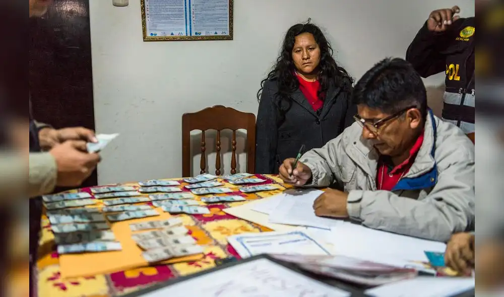Dos policías figuran entre los 17 detenidos por ser presuntos miembros de banda de extorsionadores Dos policías figuran entre los 17 detenidos por ser presuntos miembros de banda de extorsionadores