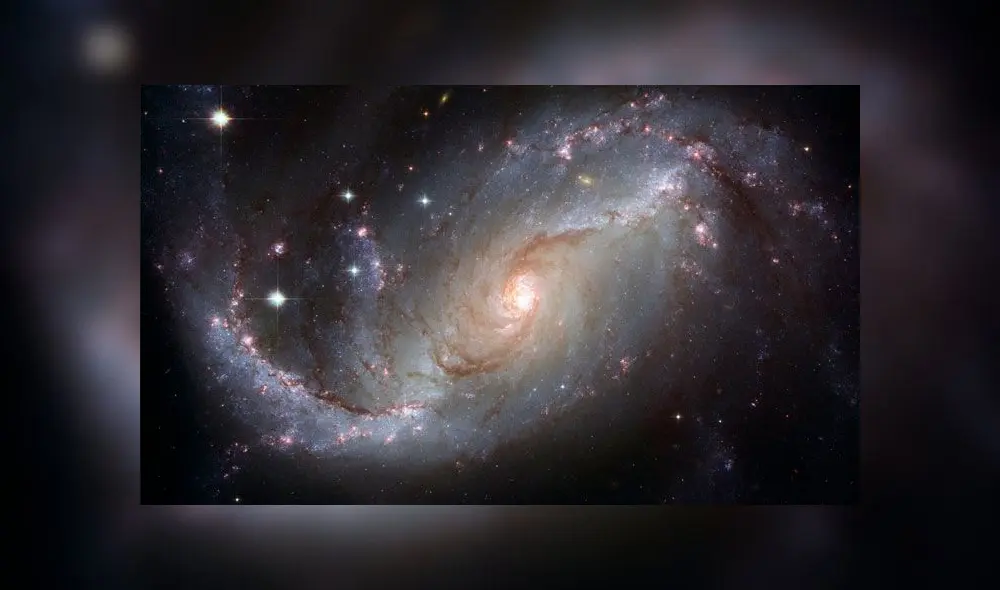 Imagen de la galaxia espiral NGC 1672. La señal de FRB fue rastreada hasta una galaxia del mismo tipo que la Vía Láctea. Crédito: ESA/NASA.