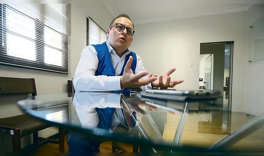 ANGEL MARIA MANRIQUE - ENTREVISTA AL DEFEMSOR DEL PUEBLO DE AREQUIPA ANGEL MARIA MANRIQUE - ENTREVISTA AL DEFEMSOR DEL PUEBLO DE AREQUIPA