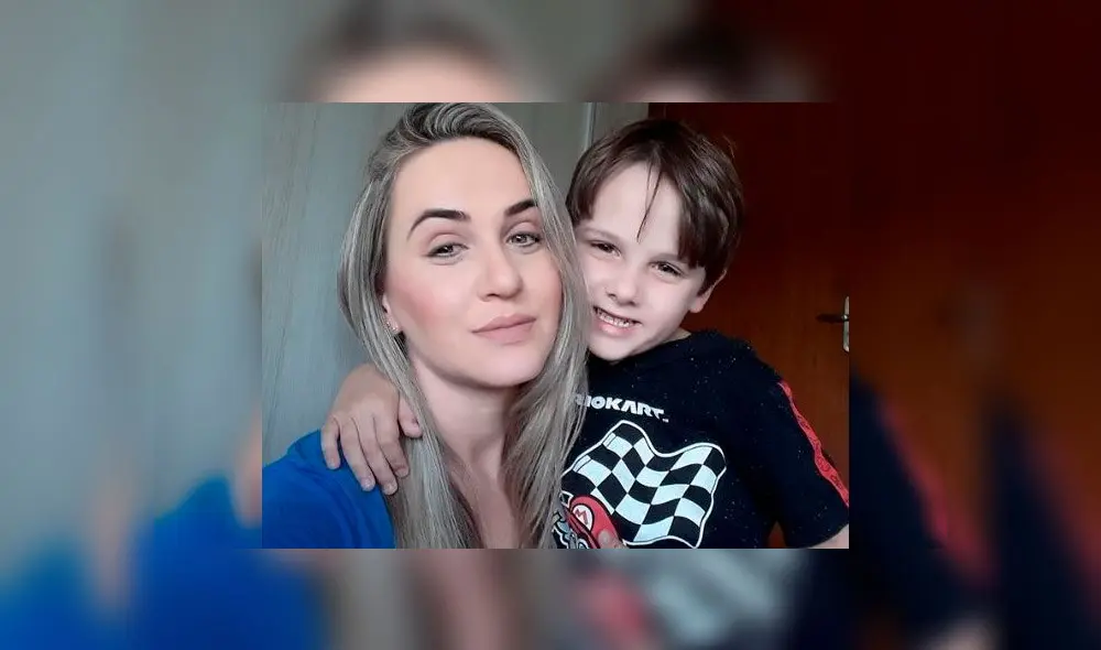 Juli Lanser Mayer y su hijo Rafael llevaron juntos el reto de superar las dificultades del autismo. Foto: difusión