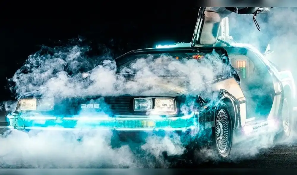 Hombre es detenido al conducir su 'Delorean' a 88 millas por hora