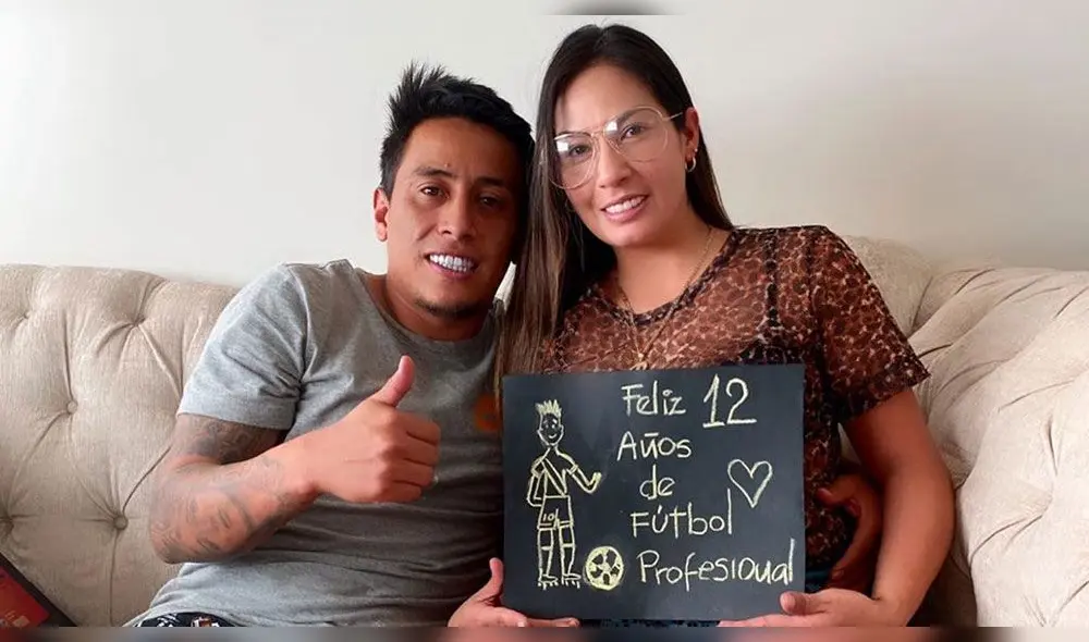 Pamela López, la esposa del volante peruano, le dejó unas tiernas palabras por haber cumplido un mes más de casados.