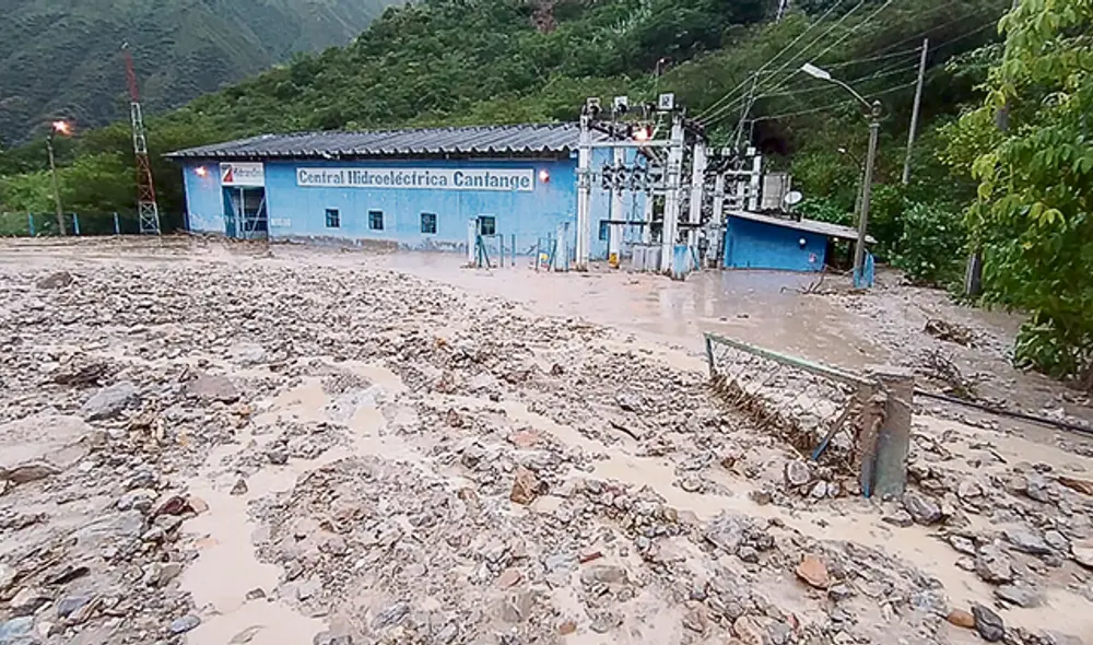 Daños. La pequeña hidroeléctrica abastecía de luz a la zona. Daños. La pequeña hidroeléctrica abastecía de luz a la zona.